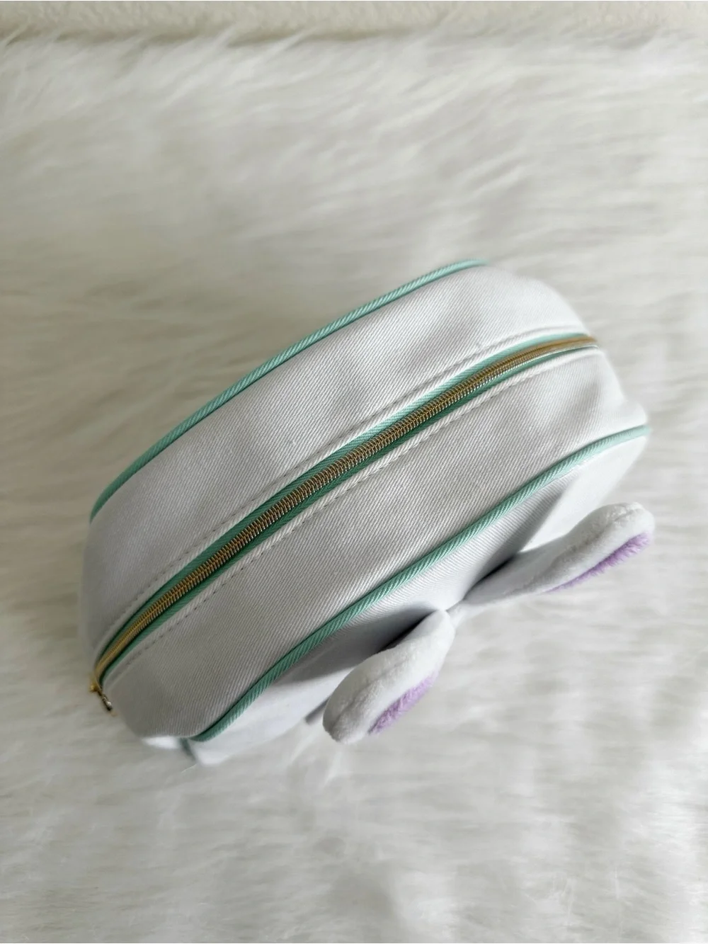 NWOT Bvlgari Petits Et Mamans White Bunny Zipper Top Cosmetic Bag
